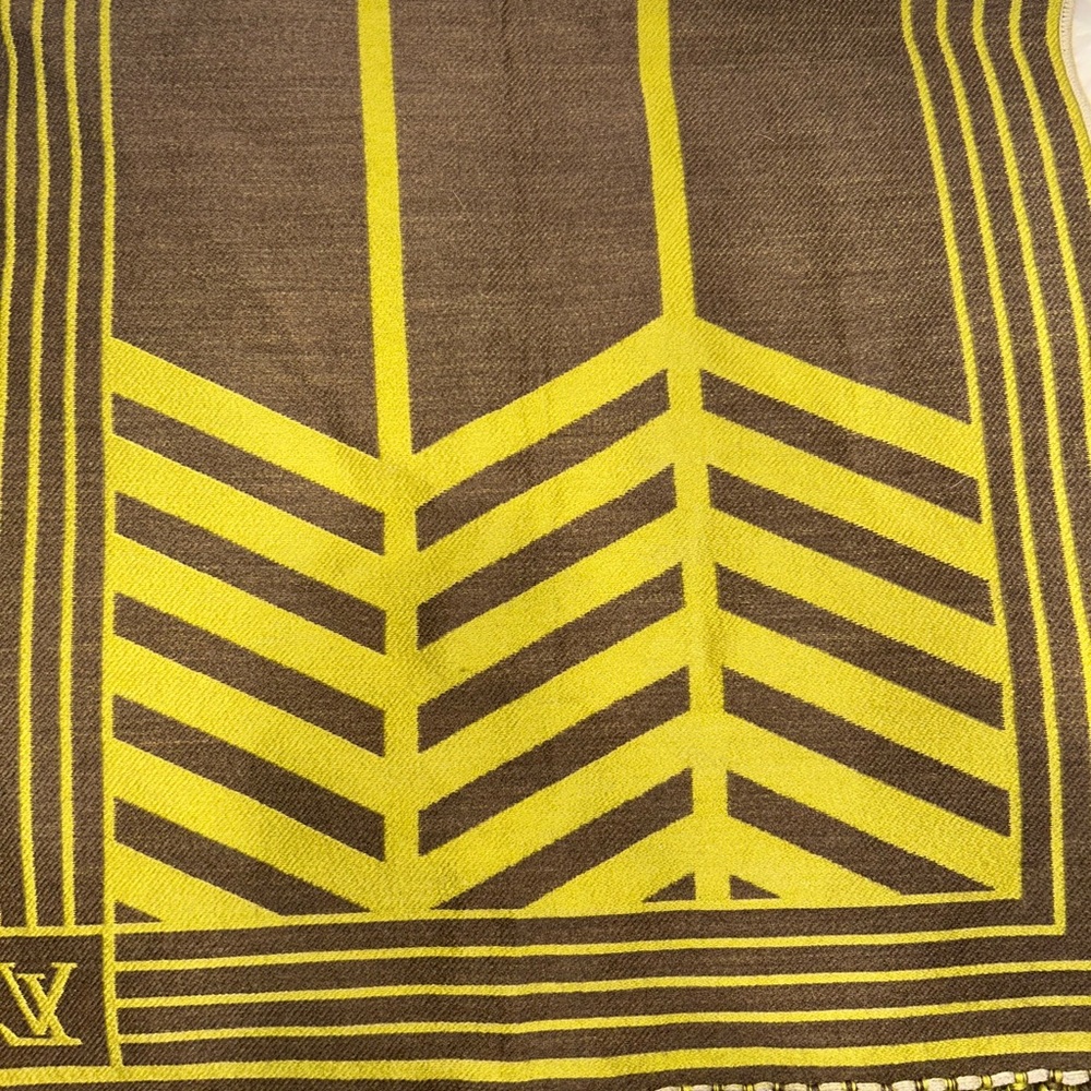 Louis Vuitton Brown & Green Chevron Wool Scarf - Picture 14 of 16
